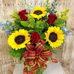 Fall roses and sunflowers flower arrangement